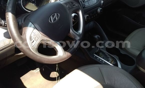 Acheter Occasion Voiture Hyundai Tucson Bleu à Cotonou, Benin Acheter Occasion Voiture Hyundai Tucson Bleu à Cotonou, Benin