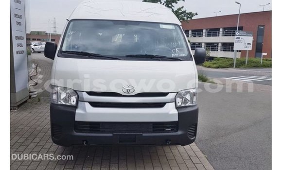 Sayi Imported Toyota Hiace White Mota in Import - Dubai a Benin Sayi Imported Toyota Hiace White Mota in Import - Dubai a Benin