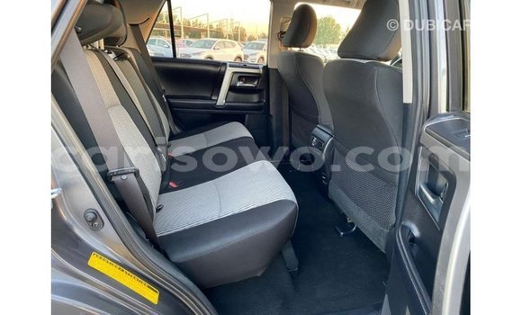 Acheter Import Utilitaire Toyota HiAce Autre à Import - Dubai, Benin Acheter Import Utilitaire Toyota HiAce Autre à Import - Dubai, Benin