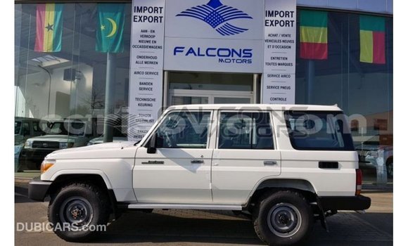Sayi Imported Toyota Land Cruiser White Mota in Import - Dubai a Benin Sayi Imported Toyota Land Cruiser White Mota in Import - Dubai a Benin