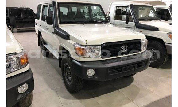 Sayi Imported Toyota Land Cruiser White Mota in Import - Dubai a Benin Sayi Imported Toyota Land Cruiser White Mota in Import - Dubai a Benin