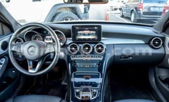 Sayi Na hannu Mercedes-Benz C–Class White Mota in Cotonou a Benin Sayi Na hannu Mercedes-Benz C–Class White Mota in Cotonou a Benin