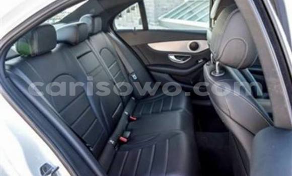 Sayi Na hannu Mercedes-Benz C–Class White Mota in Cotonou a Benin Sayi Na hannu Mercedes-Benz C–Class White Mota in Cotonou a Benin