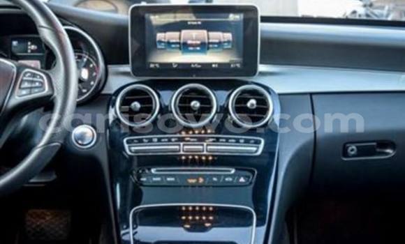 Sayi Na hannu Mercedes-Benz C–Class White Mota in Cotonou a Benin Sayi Na hannu Mercedes-Benz C–Class White Mota in Cotonou a Benin