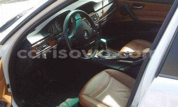 Sayi Na hannu BMW 3–Series White Mota in Cotonou a Benin Sayi Na hannu BMW 3–Series White Mota in Cotonou a Benin