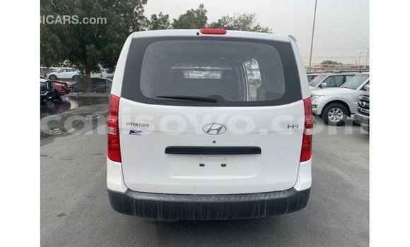 Ra Imported Hyundai Cargo funfun Ọkọ̀ in Import - Dubai ni Benin Ra Imported Hyundai Cargo funfun Ọkọ̀ in Import - Dubai ni Benin
