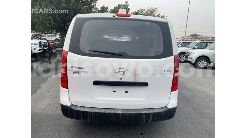 Big with watermark hyundai cargo benin import dubai 8312