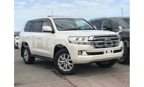 Buy Import Toyota Land Cruiser White Car in Import - Dubai in Benign Buy Import Toyota Land Cruiser White Car in Import - Dubai in Benign