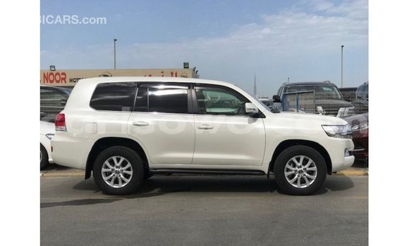 Buy Import Toyota Land Cruiser White Car in Import - Dubai in Benign Buy Import Toyota Land Cruiser White Car in Import - Dubai in Benign