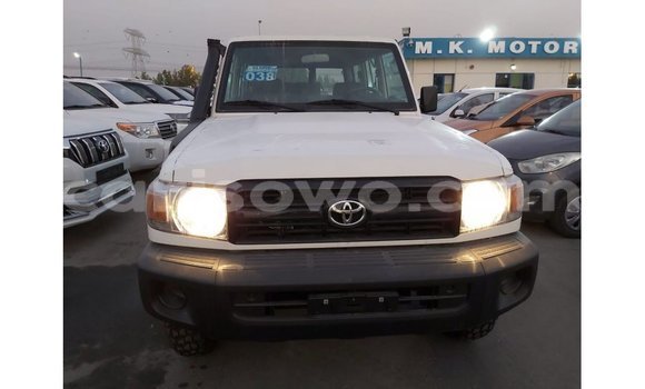 Ra Imported Toyota Land Cruiser funfun Ọkọ̀ in Import - Dubai ni Benin Ra Imported Toyota Land Cruiser funfun Ọkọ̀ in Import - Dubai ni Benin