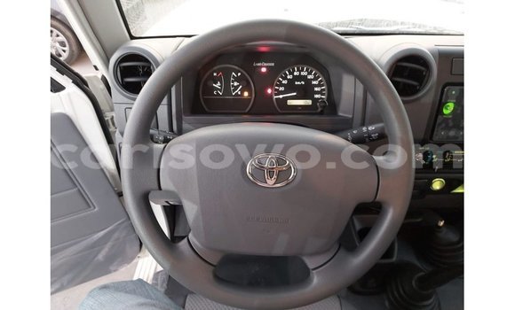 Ra Imported Toyota Land Cruiser funfun Ọkọ̀ in Import - Dubai ni Benin Ra Imported Toyota Land Cruiser funfun Ọkọ̀ in Import - Dubai ni Benin