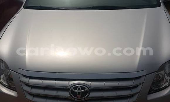 Sayi Na hannu Toyota Avalon Azurfa Mota in Cotonou a Benin Sayi Na hannu Toyota Avalon Azurfa Mota in Cotonou a Benin