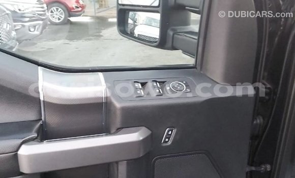 Acheter Import Voiture Ford V8 Noir à Import - Dubai, Benin Acheter Import Voiture Ford V8 Noir à Import - Dubai, Benin