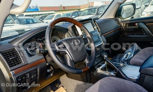 Buy Import Toyota Land Cruiser White Car in Import - Dubai in Benign Buy Import Toyota Land Cruiser White Car in Import - Dubai in Benign