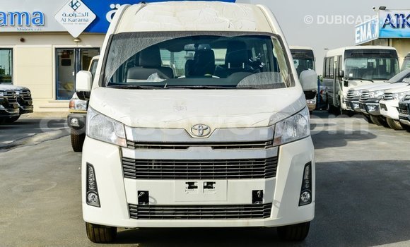 Acheter Import Voiture Toyota Hiace Blanc à Import - Dubai, Benin Acheter Import Voiture Toyota Hiace Blanc à Import - Dubai, Benin