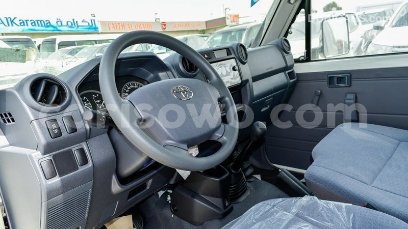 Big with watermark toyota land cruiser benin import dubai 8339