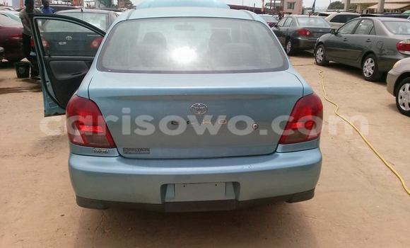 Sayi Na hannu Toyota Echo Blue Mota in Cotonou a Benin Sayi Na hannu Toyota Echo Blue Mota in Cotonou a Benin