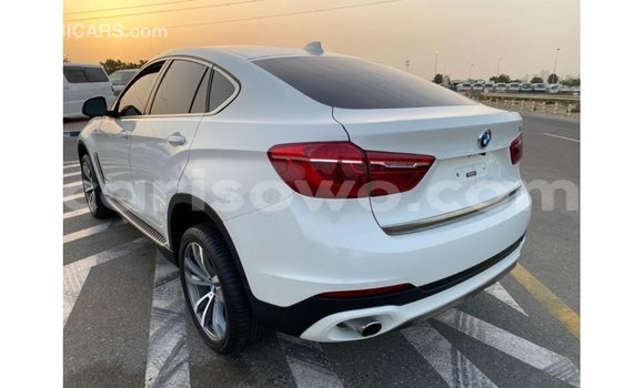 Acheter Import Voiture BMW X6 Blanc à Import - Dubai, Benin Acheter Import Voiture BMW X6 Blanc à Import - Dubai, Benin