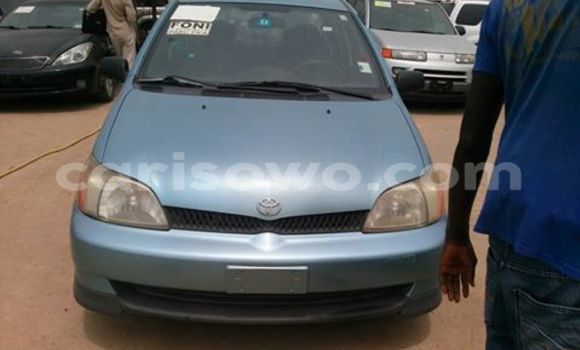 Sayi Na hannu Toyota Echo Blue Mota in Cotonou a Benin Sayi Na hannu Toyota Echo Blue Mota in Cotonou a Benin