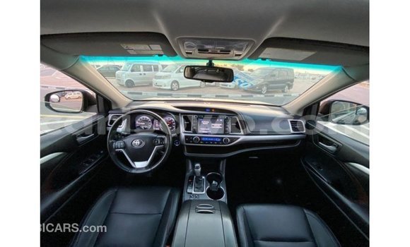 Acheter Import Voiture Toyota Highlander Noir à Import - Dubai, Benin Acheter Import Voiture Toyota Highlander Noir à Import - Dubai, Benin