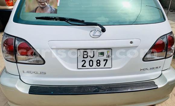 Acheter Occasion Voiture Lexus RX 300 Blanc à Cotonou, Benin Acheter Occasion Voiture Lexus RX 300 Blanc à Cotonou, Benin