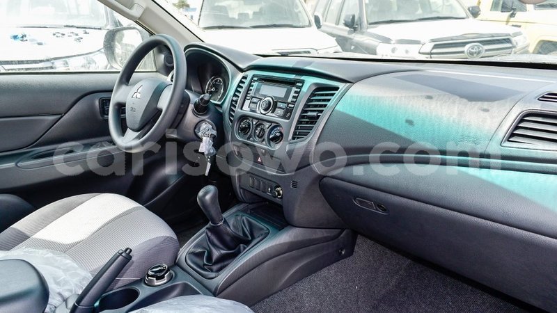 Big with watermark mitsubishi l200 benin import dubai 8376