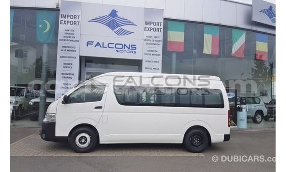 Sayi Imported Toyota Hiace White Mota in Import - Dubai a Benin Sayi Imported Toyota Hiace White Mota in Import - Dubai a Benin