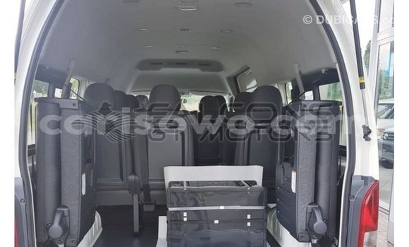 Sayi Imported Toyota Hiace White Mota in Import - Dubai a Benin Sayi Imported Toyota Hiace White Mota in Import - Dubai a Benin
