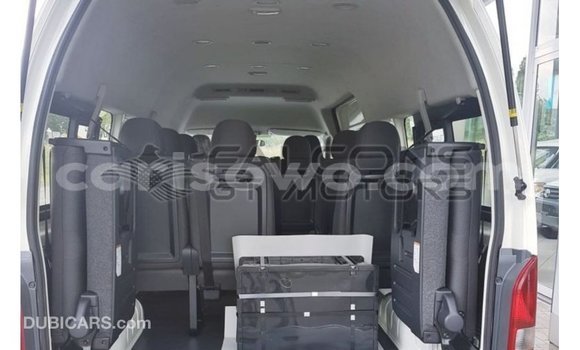 Sayi Imported Toyota Hiace White Mota in Import - Dubai a Benin Sayi Imported Toyota Hiace White Mota in Import - Dubai a Benin