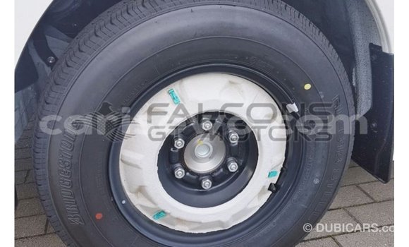 Sayi Imported Toyota Hiace White Mota in Import - Dubai a Benin Sayi Imported Toyota Hiace White Mota in Import - Dubai a Benin