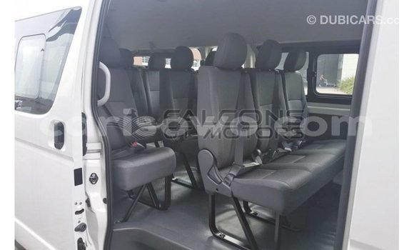 Sayi Imported Toyota Hiace White Mota in Import - Dubai a Benin Sayi Imported Toyota Hiace White Mota in Import - Dubai a Benin