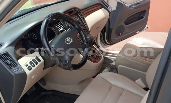 Ra Tuntun Toyota Highlander Silver Ọkọ̀ in Cotonou ni Benin Ra Tuntun Toyota Highlander Silver Ọkọ̀ in Cotonou ni Benin