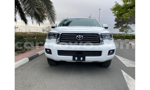 Acheter Import Voiture Toyota Sequoia Blanc à Import - Dubai, Benin Acheter Import Voiture Toyota Sequoia Blanc à Import - Dubai, Benin