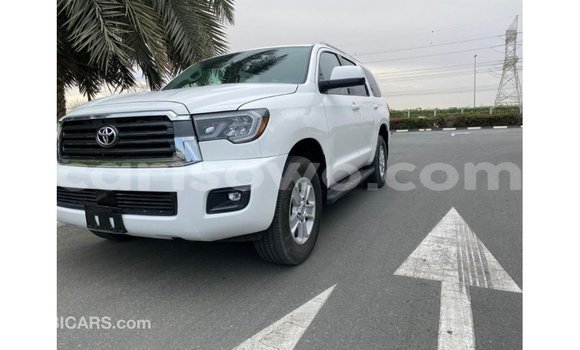 Acheter Import Voiture Toyota Sequoia Blanc à Import - Dubai, Benin Acheter Import Voiture Toyota Sequoia Blanc à Import - Dubai, Benin