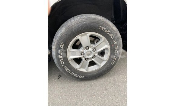 Acheter Import Voiture Toyota Sequoia Blanc à Import - Dubai, Benin Acheter Import Voiture Toyota Sequoia Blanc à Import - Dubai, Benin