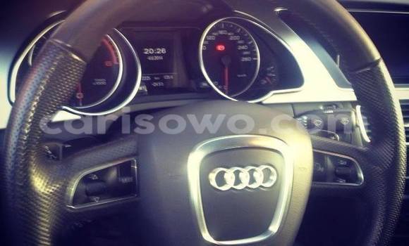 Sayi Na hannu Audi A4 Blue Mota in Cotonou a Benin