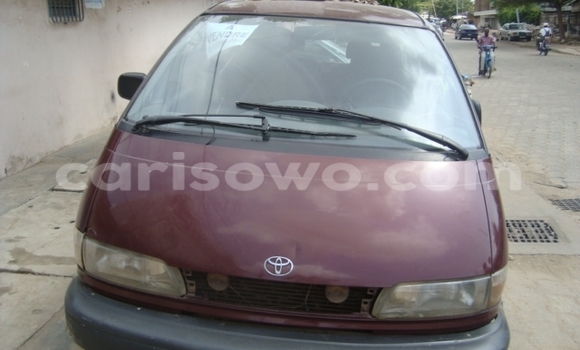 Sayi Sabo Toyota Previa Red Mota in Lokossa a Benin