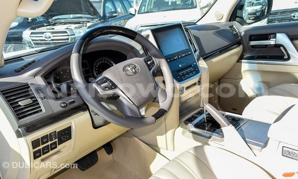 Buy Import Toyota Land Cruiser White Car in Import - Dubai in Benign Buy Import Toyota Land Cruiser White Car in Import - Dubai in Benign