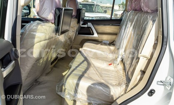Buy Import Toyota Land Cruiser White Car in Import - Dubai in Benign Buy Import Toyota Land Cruiser White Car in Import - Dubai in Benign