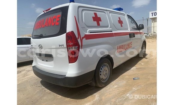 Ra Imported Hyundai Chorus funfun Ọkọ̀ akẹ́rù ńlá in Import - Dubai ni Benin Ra Imported Hyundai Chorus funfun Ọkọ̀ akẹ́rù ńlá in Import - Dubai ni Benin