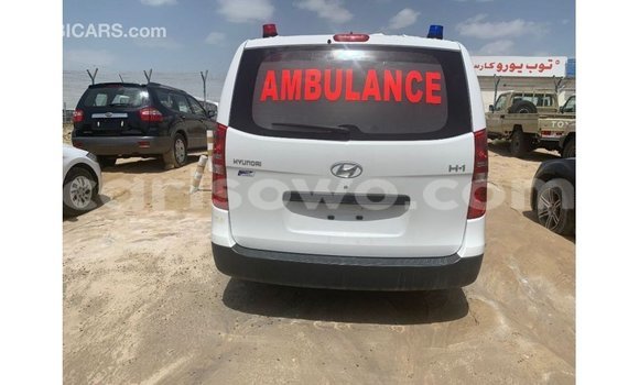 Ra Imported Hyundai Chorus funfun Ọkọ̀ akẹ́rù ńlá in Import - Dubai ni Benin Ra Imported Hyundai Chorus funfun Ọkọ̀ akẹ́rù ńlá in Import - Dubai ni Benin