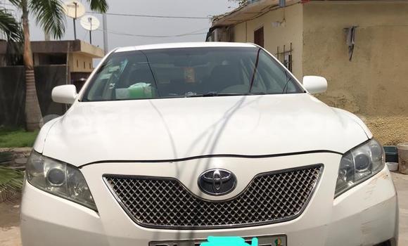 Ra Àlòkù Toyota Camry funfun Ọkọ̀ in Cotonou ni Benin Ra Àlòkù Toyota Camry funfun Ọkọ̀ in Cotonou ni Benin