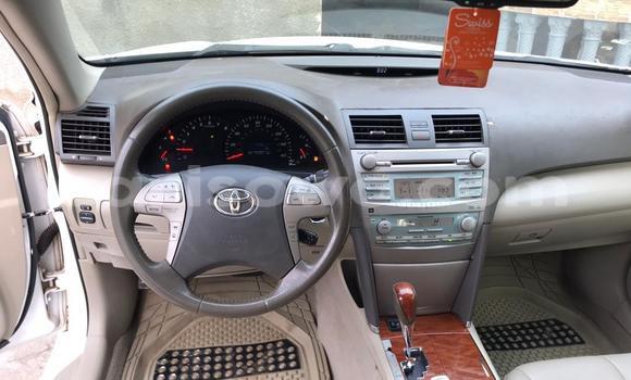 Ra Àlòkù Toyota Camry funfun Ọkọ̀ in Cotonou ni Benin Ra Àlòkù Toyota Camry funfun Ọkọ̀ in Cotonou ni Benin