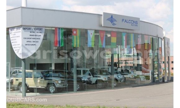 Sayi Imported Toyota Land Cruiser White Mota in Import - Dubai a Benin Sayi Imported Toyota Land Cruiser White Mota in Import - Dubai a Benin