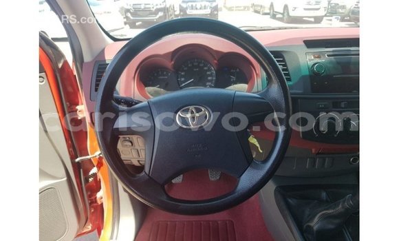 Acheter Import Voiture Toyota Hilux Rouge à Import - Dubai, Benin Acheter Import Voiture Toyota Hilux Rouge à Import - Dubai, Benin