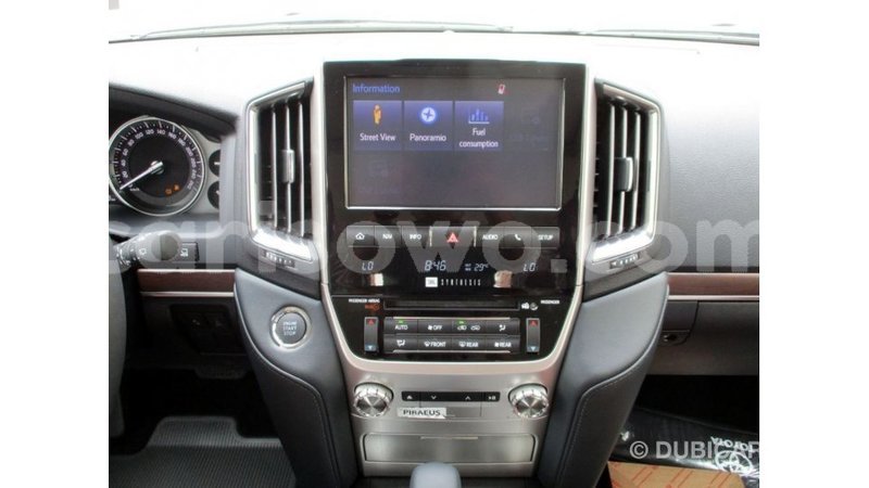 Big with watermark toyota land cruiser benign import dubai 8490