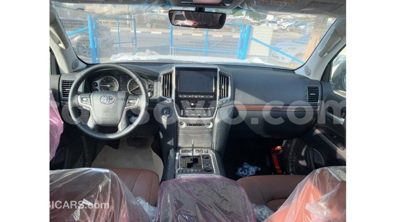 Big with watermark toyota land cruiser benign import dubai 8490