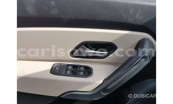 Acheter Import Voiture Renault 19 Vert à Import - Dubai, Benin Acheter Import Voiture Renault 19 Vert à Import - Dubai, Benin