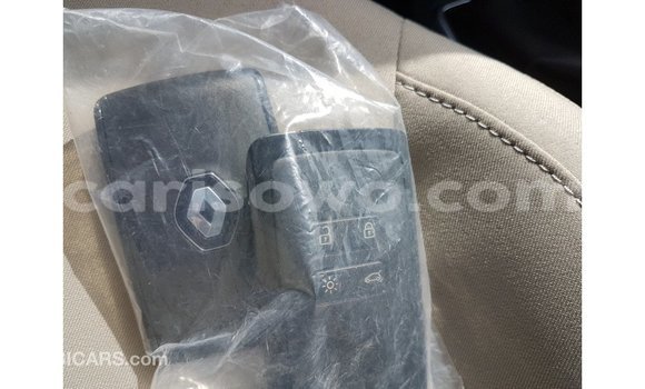 Acheter Import Voiture Renault 19 Vert à Import - Dubai, Benin Acheter Import Voiture Renault 19 Vert à Import - Dubai, Benin