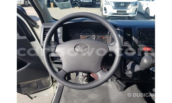 Ra Imported Toyota Hiace funfun Ọkọ̀ in Import - Dubai ni Benin Ra Imported Toyota Hiace funfun Ọkọ̀ in Import - Dubai ni Benin